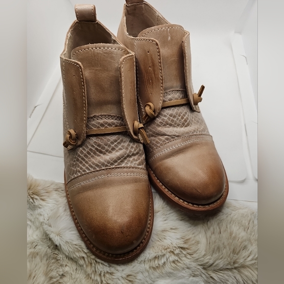 Freebird Womens Shoes FB-Mabel 8 Leather Taupe Oxfords - Picture 11 of 16